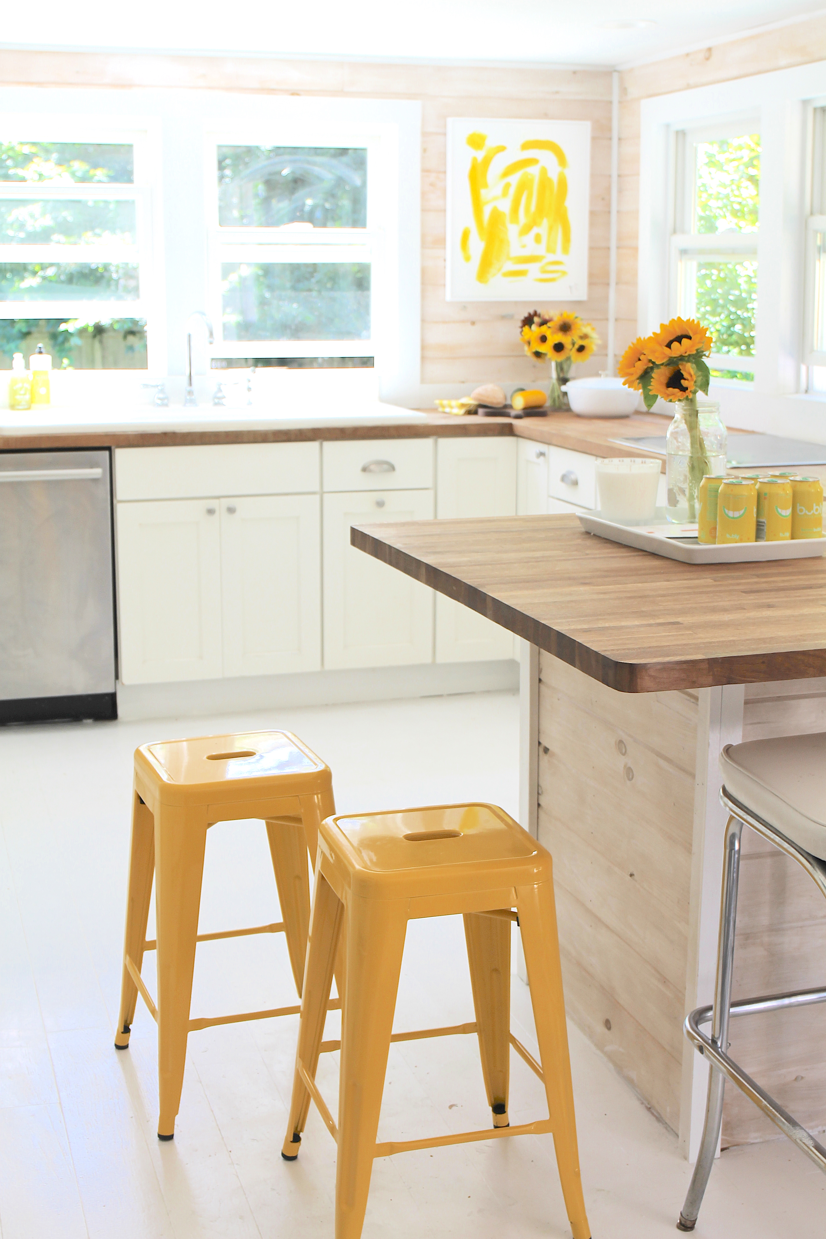 Dieters Beware – Create a Kitchen You’ll Never Want to Leave